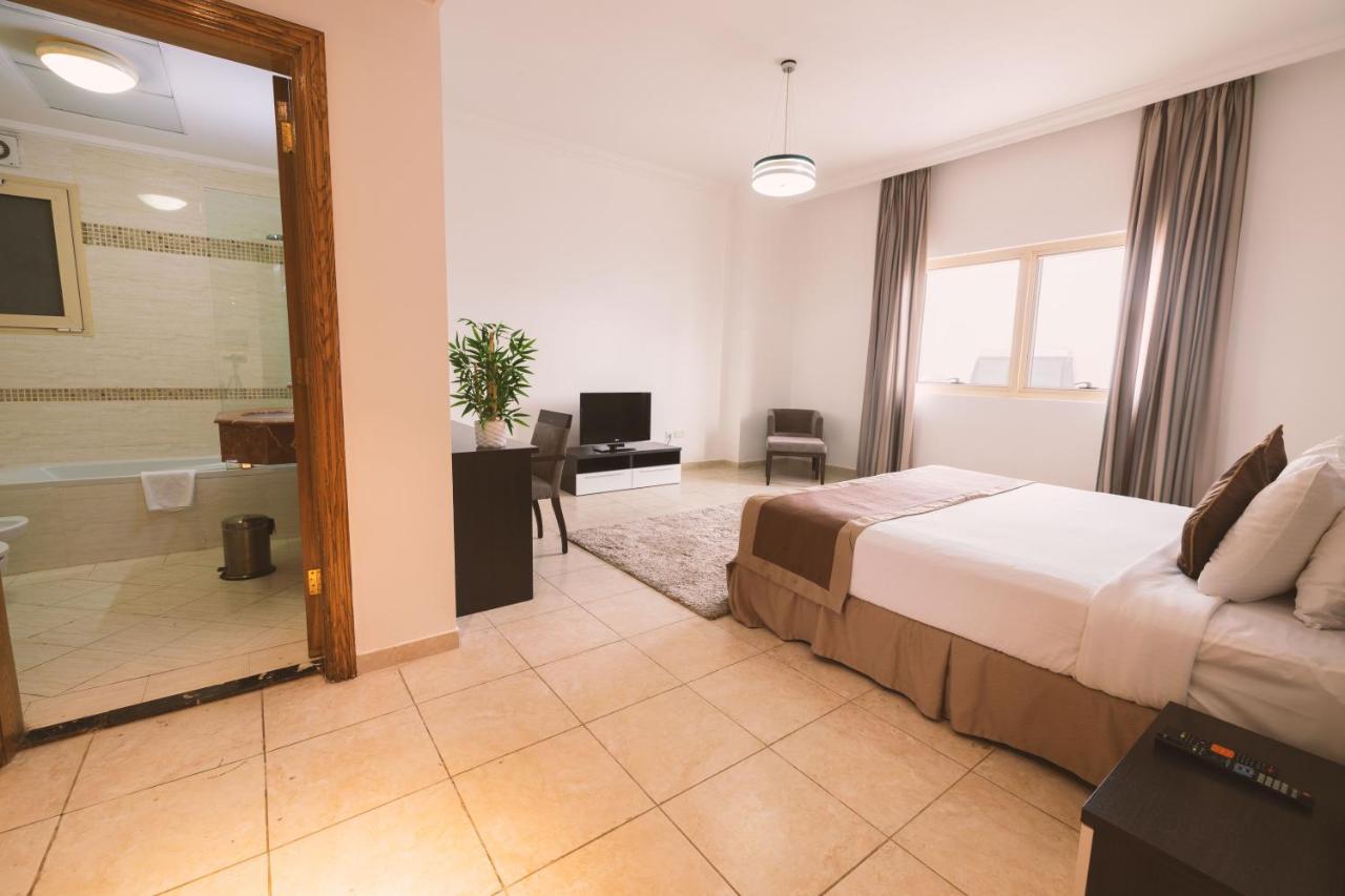 Magnum Hotel & Suites West Bay Doha Exterior photo